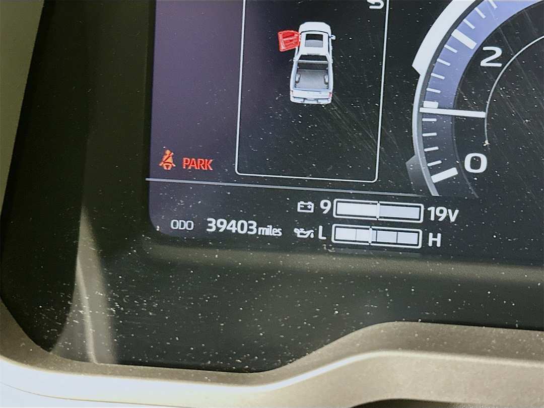 2023 Toyota Tundra Limited - Image 12