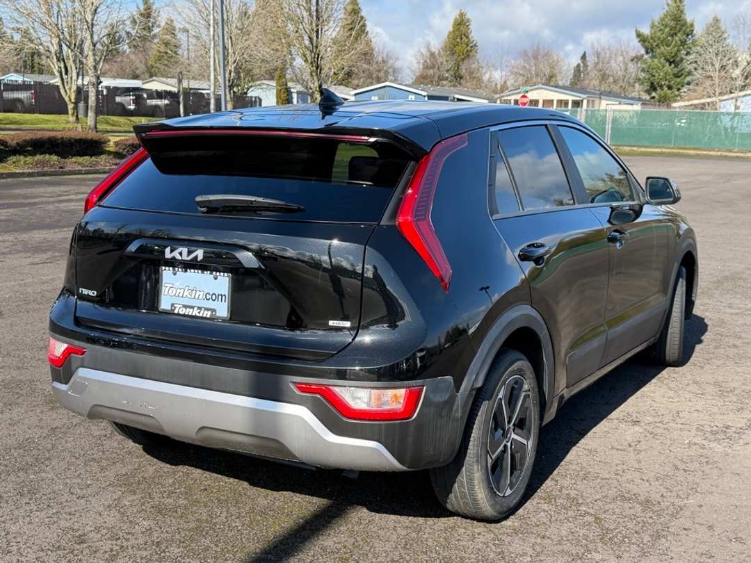 2024 Kia Niro LX - Image 8