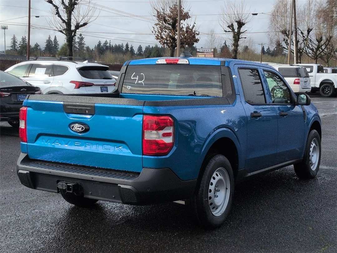 2026 Ford Maverick XL - Image 5