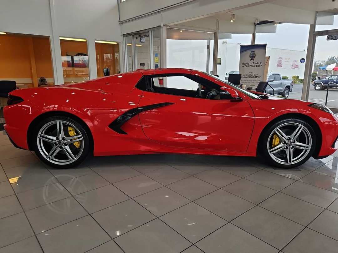 2026 Chevrolet Corvette Stingray - Image 7