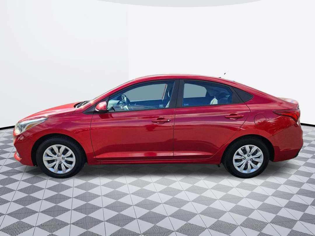 2021 Hyundai Accent SE - Image 3