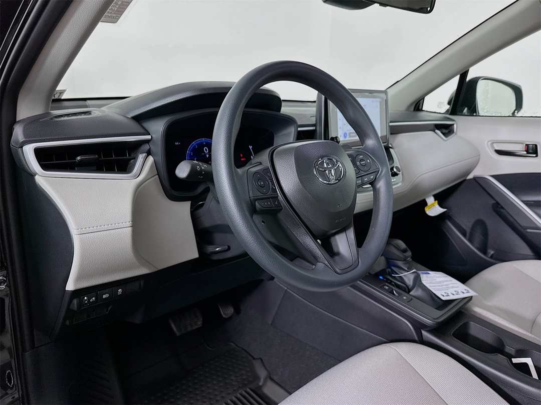 2026 Toyota Corolla Cross L - Image 9