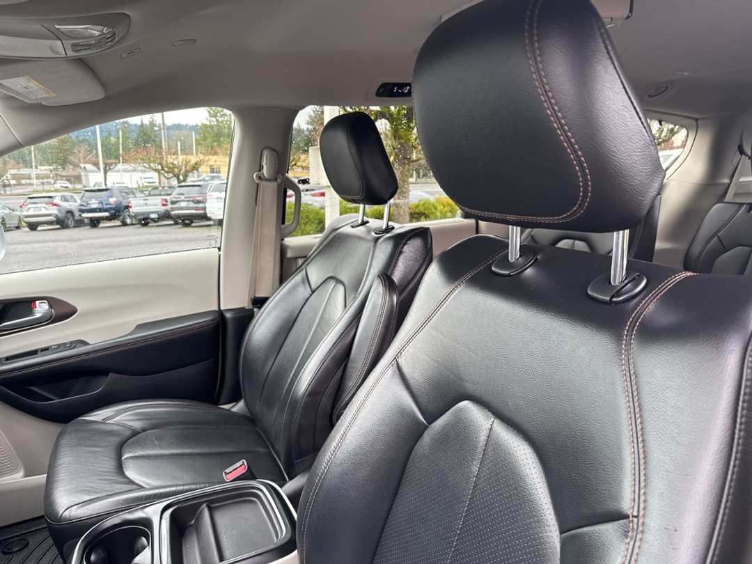 2018 Chrysler Pacifica Touring L - Image 18