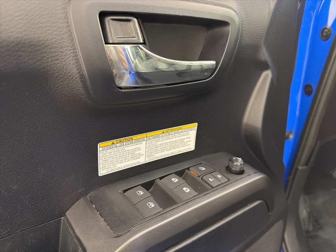 2020 Toyota Tacoma TRD OffRoad - Image 23