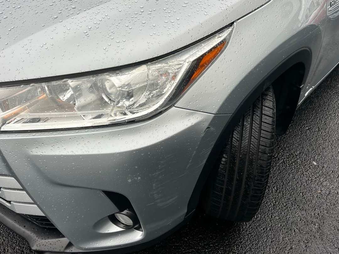 2017 Toyota Highlander XLE - Image 3