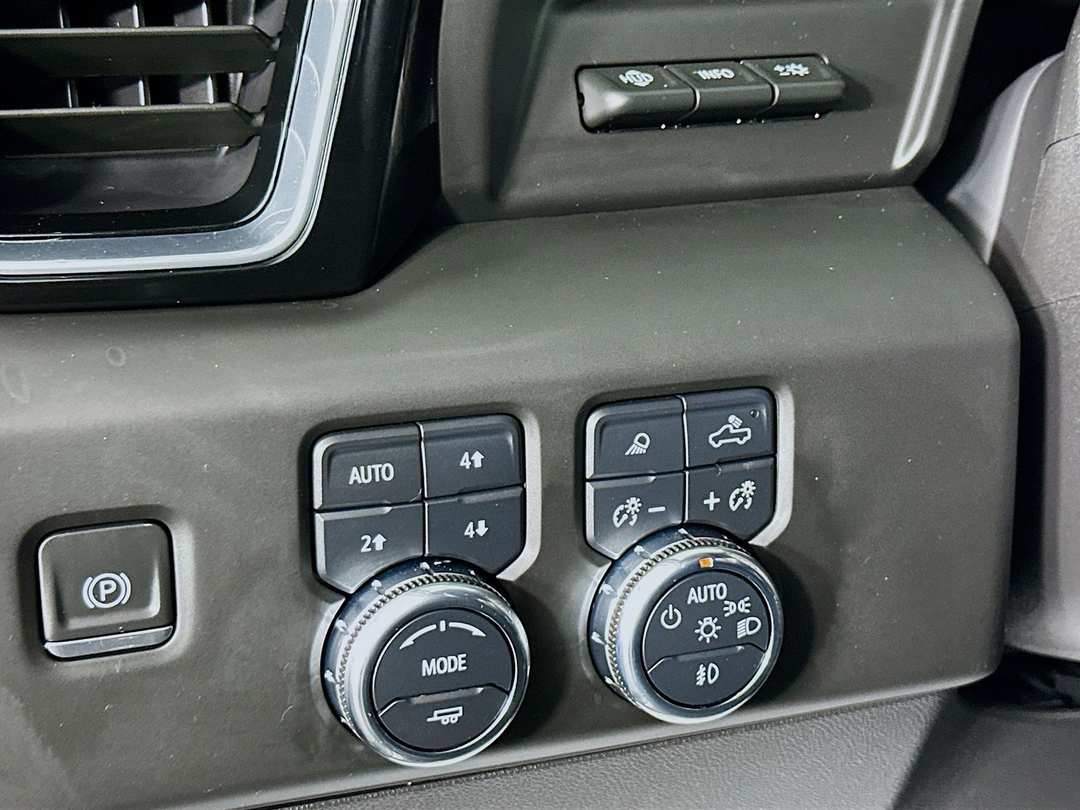 2023 GMC Sierra 1500 Denali - Image 11