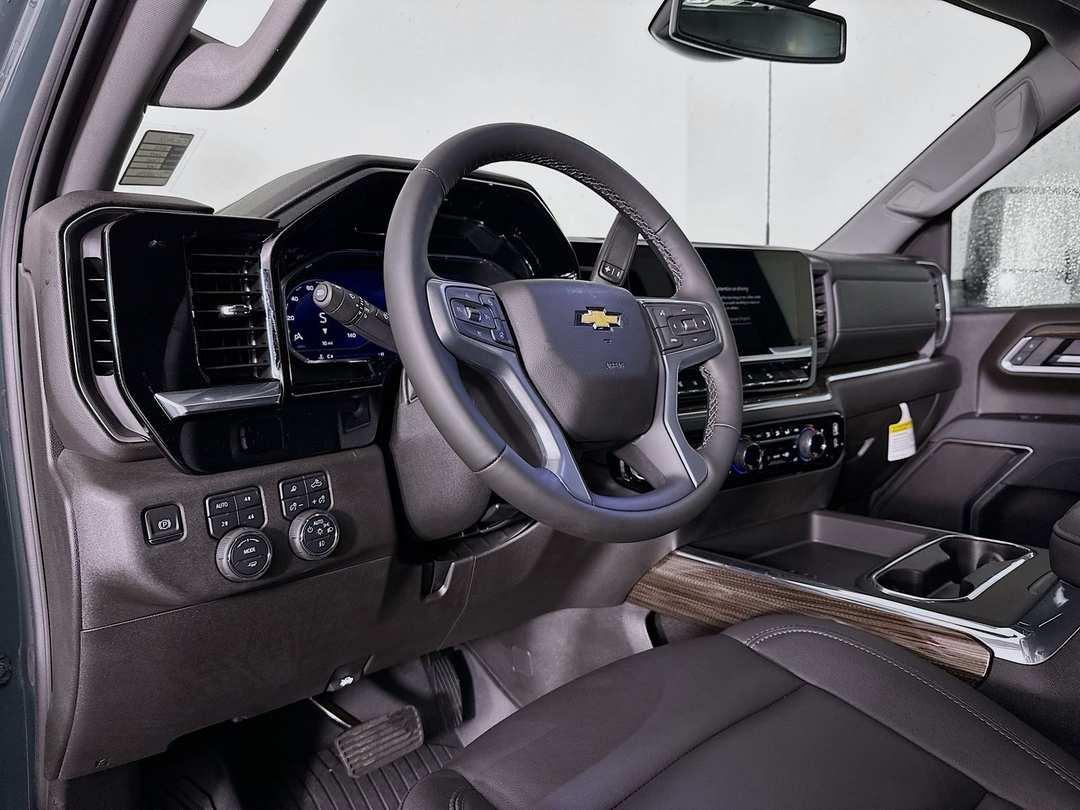 2025 Chevrolet Silverado 2500Hd LT - Image 10