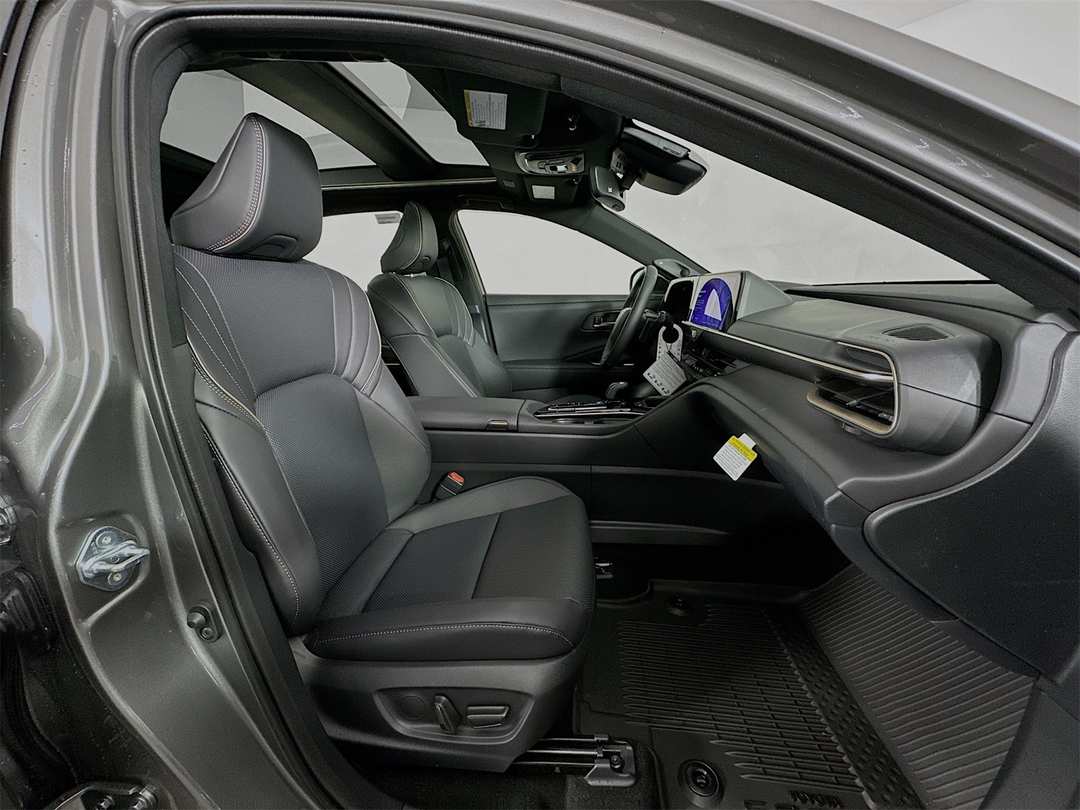 2026 Toyota Crown Platinum - Image 30