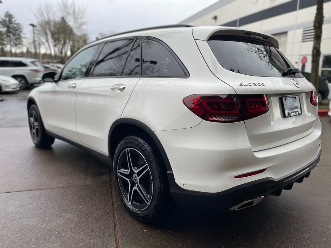 2022 Mercedes-Benz GLC GLC 300 - Image 8