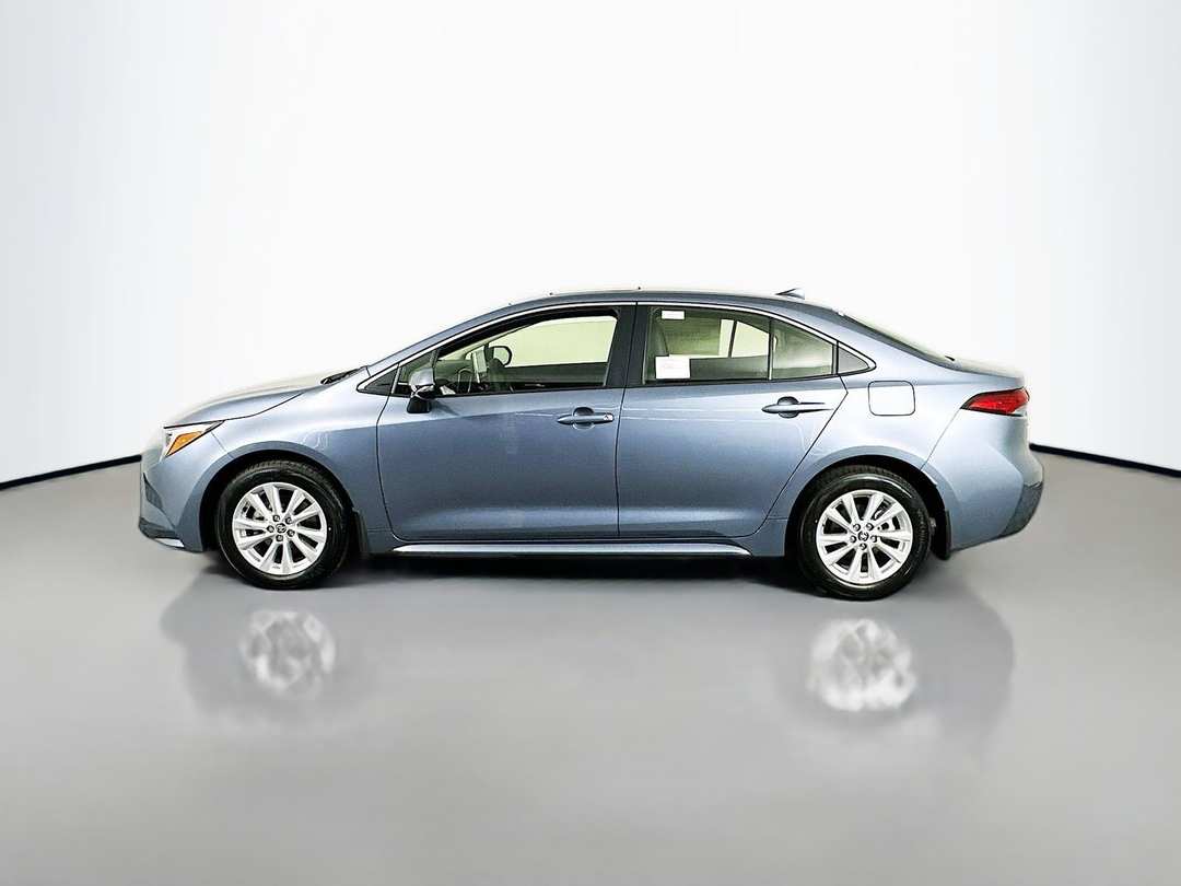 2026 Toyota Corolla XLE - Image 4