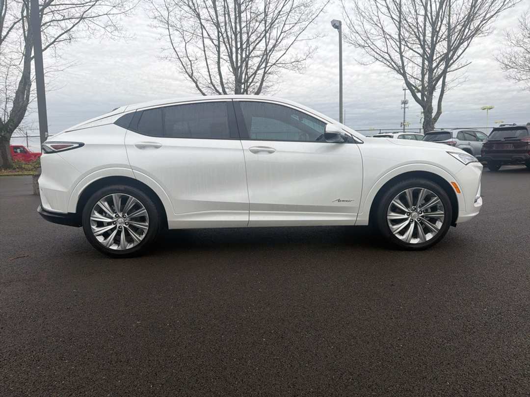 2025 Buick Envista Avenir - Image 8