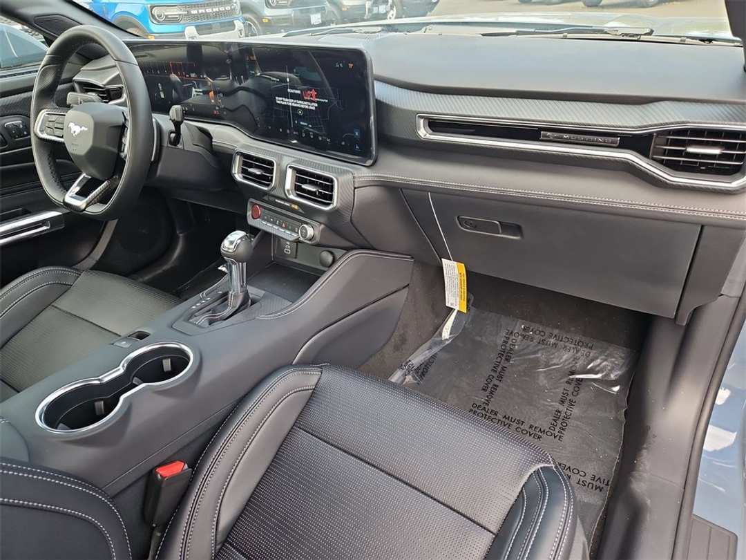 2025 Ford Mustang GT Premium - Image 31