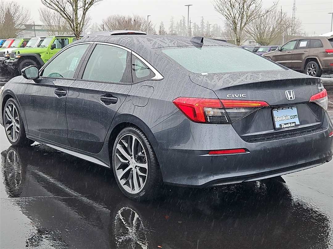 2024 Honda Civic Touring - Image 4