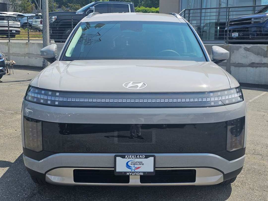 2026 Hyundai Ioniq 9 S - Image 2