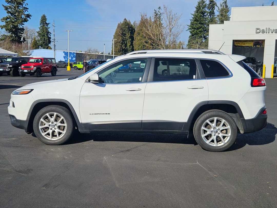 2018 Jeep Cherokee Latitude - Image 3