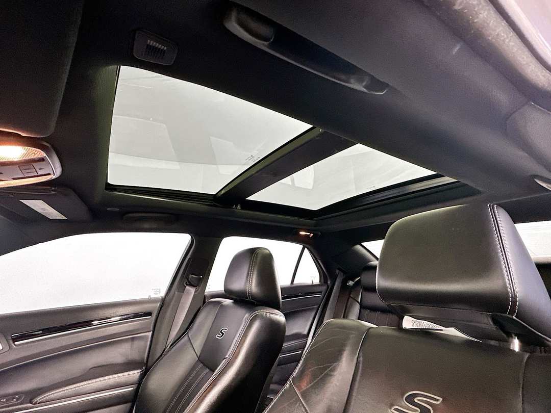 2017 Chrysler 300 S - Image 23