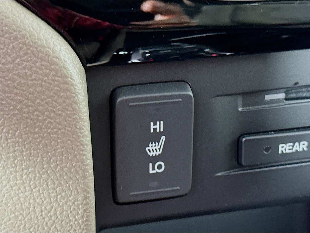 2017 Honda Pilot Touring - Image 21