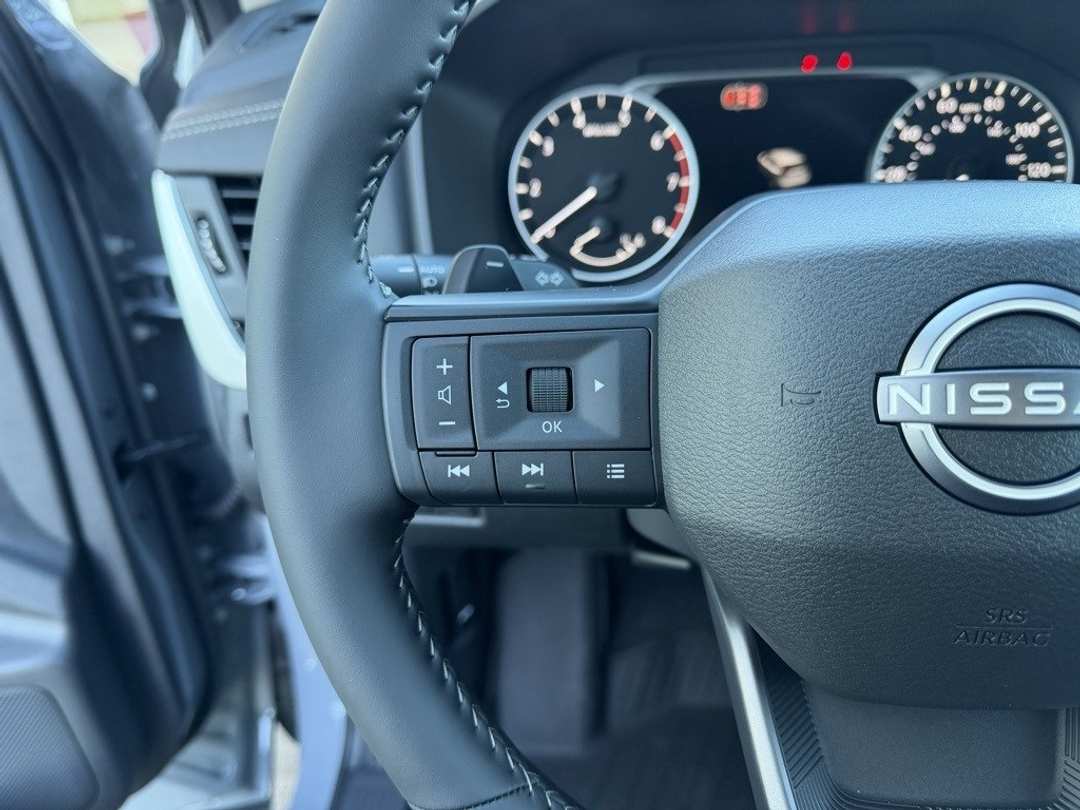 2026 Nissan Rogue Dark Armor - Image 17