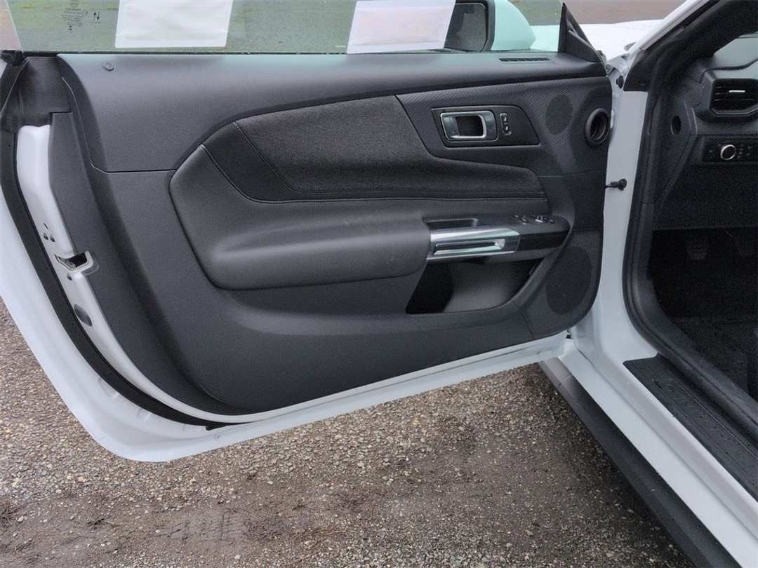 2026 Ford Mustang GT - Image 9