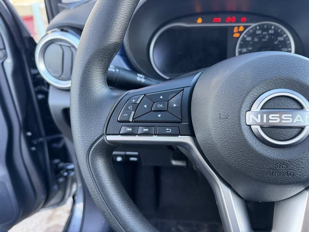 2025 Nissan Versa 1.6 SV - Image 16
