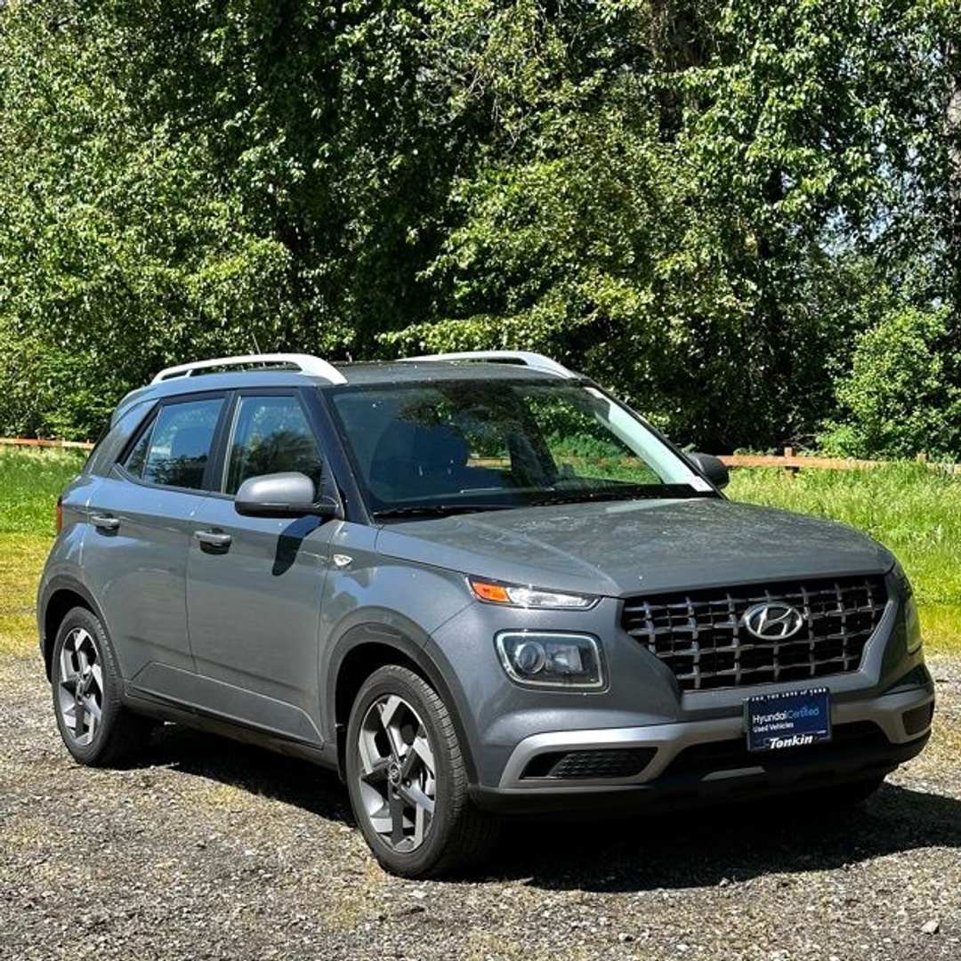 2025 Hyundai Venue SEL - Image 2