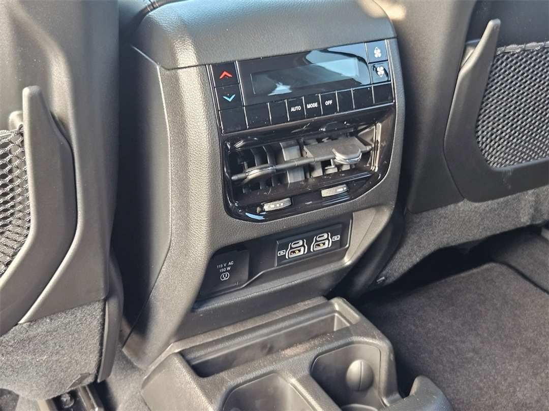 2025 Jeep Grand Cherokee L Altitude X - Image 27