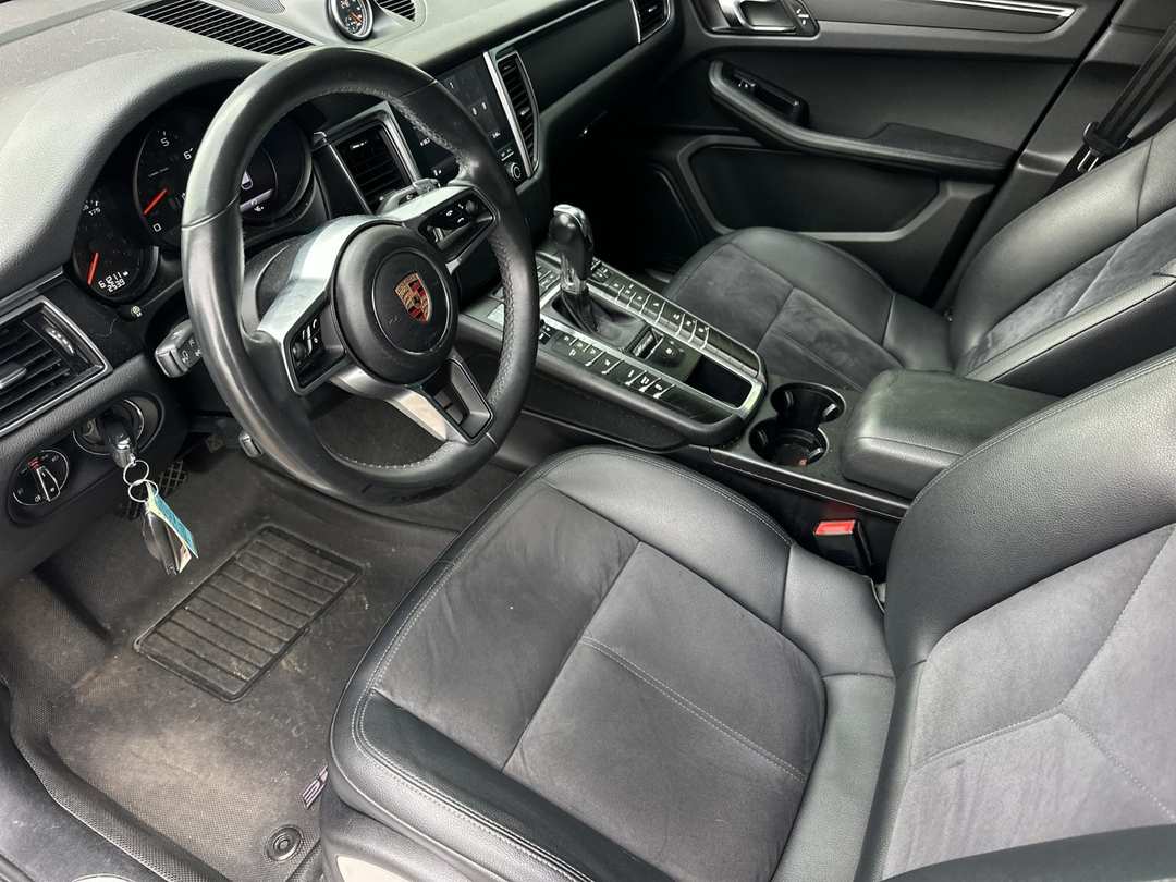 2017 Porsche Macan Base - Image 9