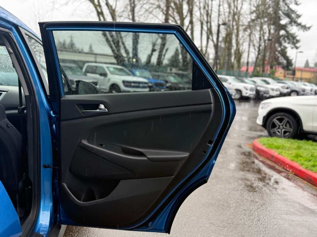 2016 Hyundai Tucson SE - Image 18