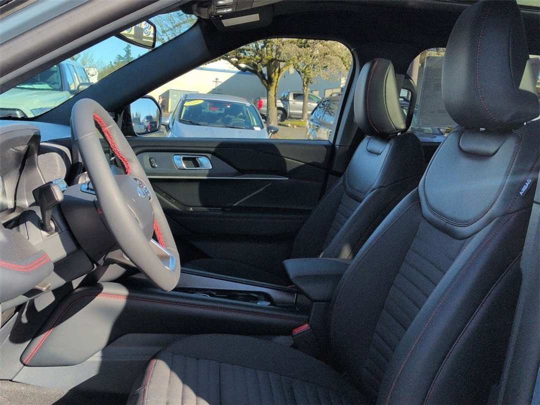2026 Ford Explorer STLine - Image 13