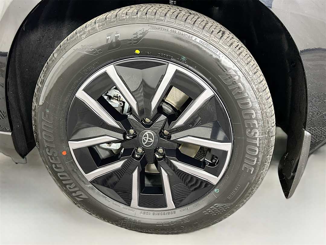 2026 Toyota Bz XLE Plus - Image 31