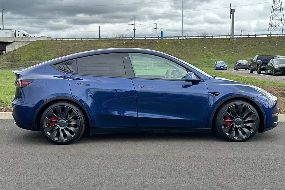2023 Tesla Model Y Performance - Image 2