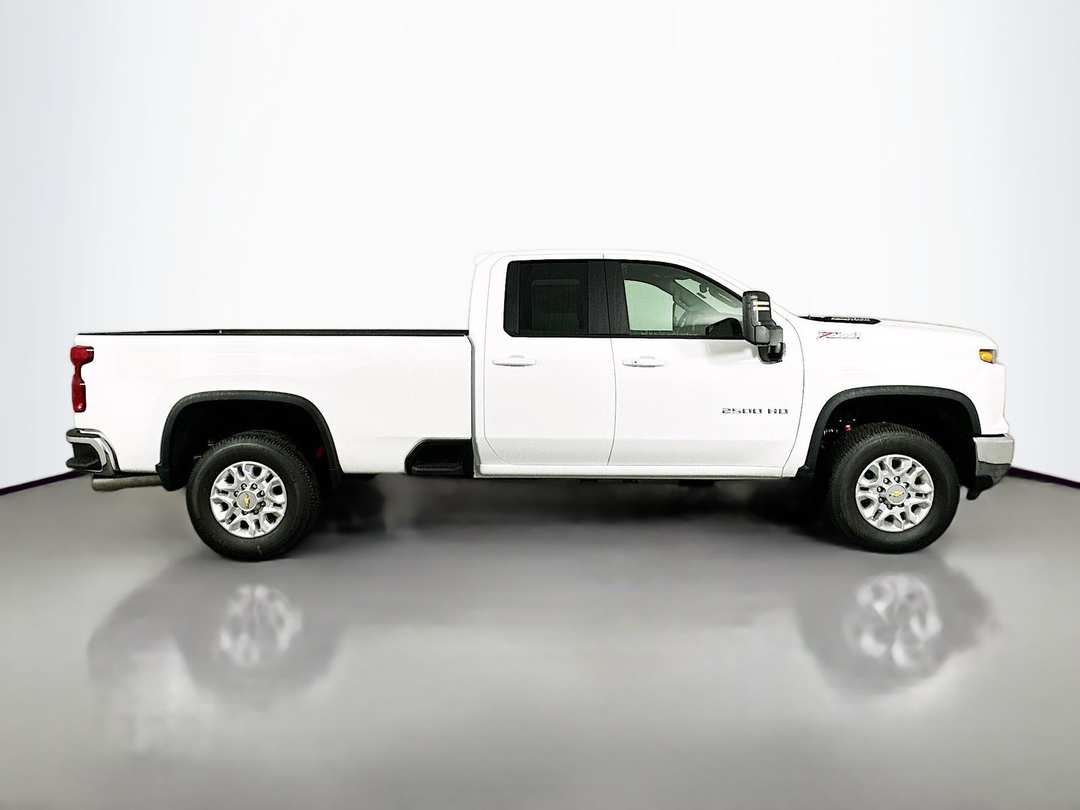 2026 Chevrolet Silverado 2500Hd LT - Image 9