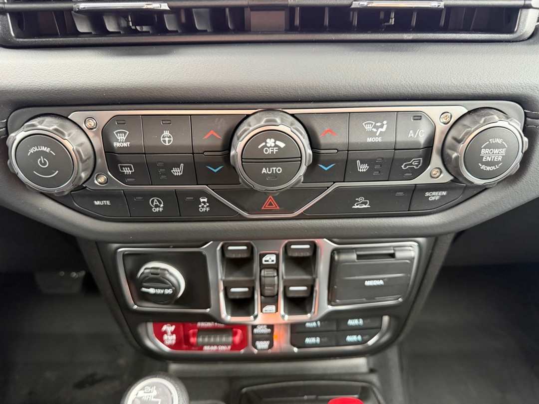 2026 Jeep Wrangler Rubicon - Image 23