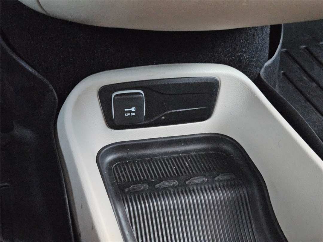 2021 Chrysler Voyager L - Image 26