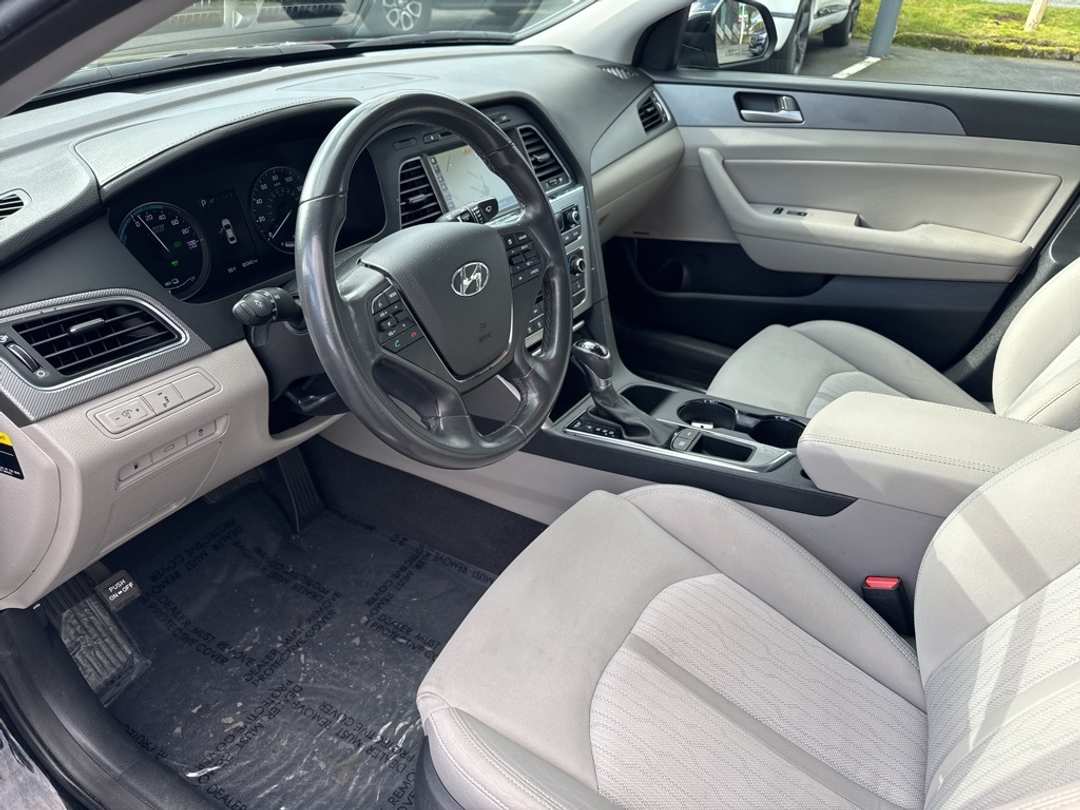 2016 Hyundai Sonata Base - Image 18