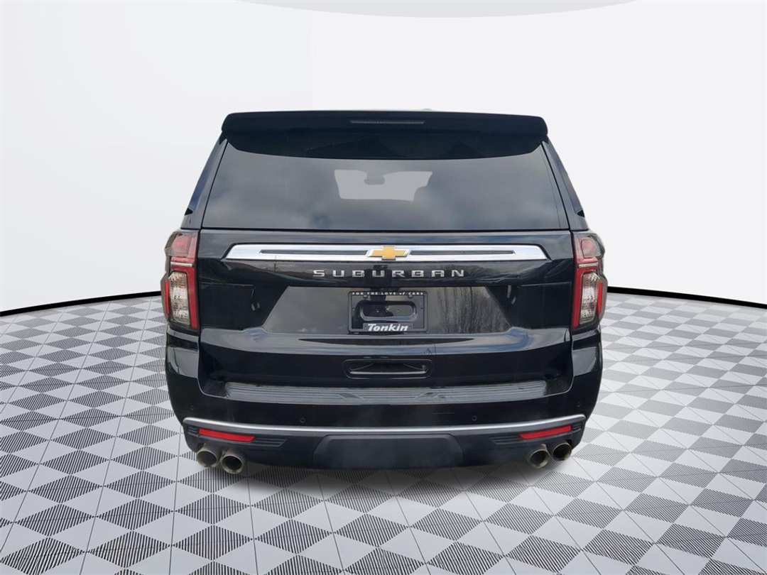 2023 Chevrolet Suburban High Country - Image 5