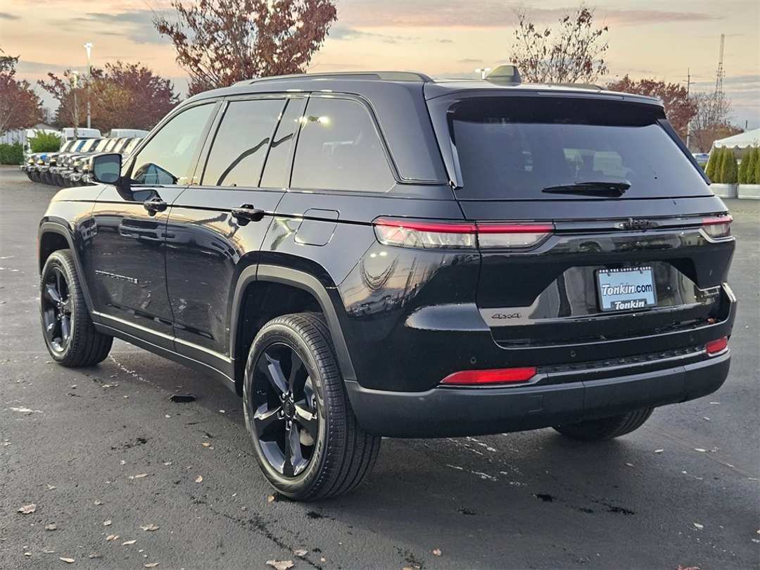 2025 Jeep Grand Cherokee Limited - Image 4