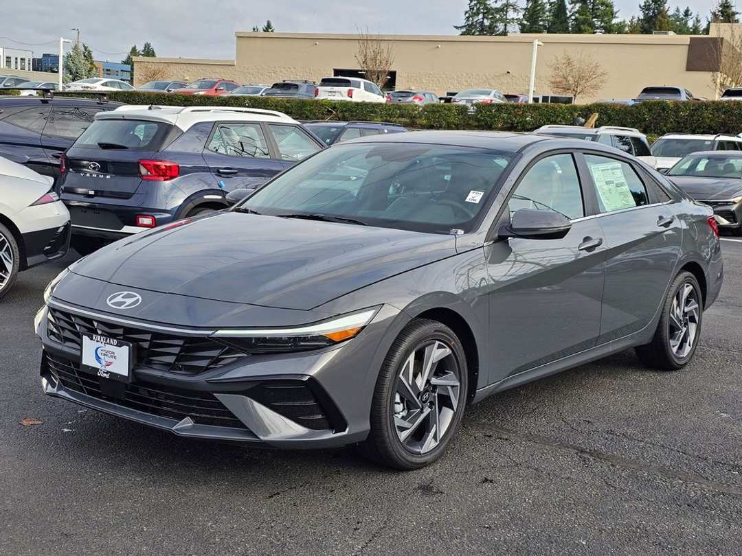 2026 Hyundai Elantra Limited - Image 3