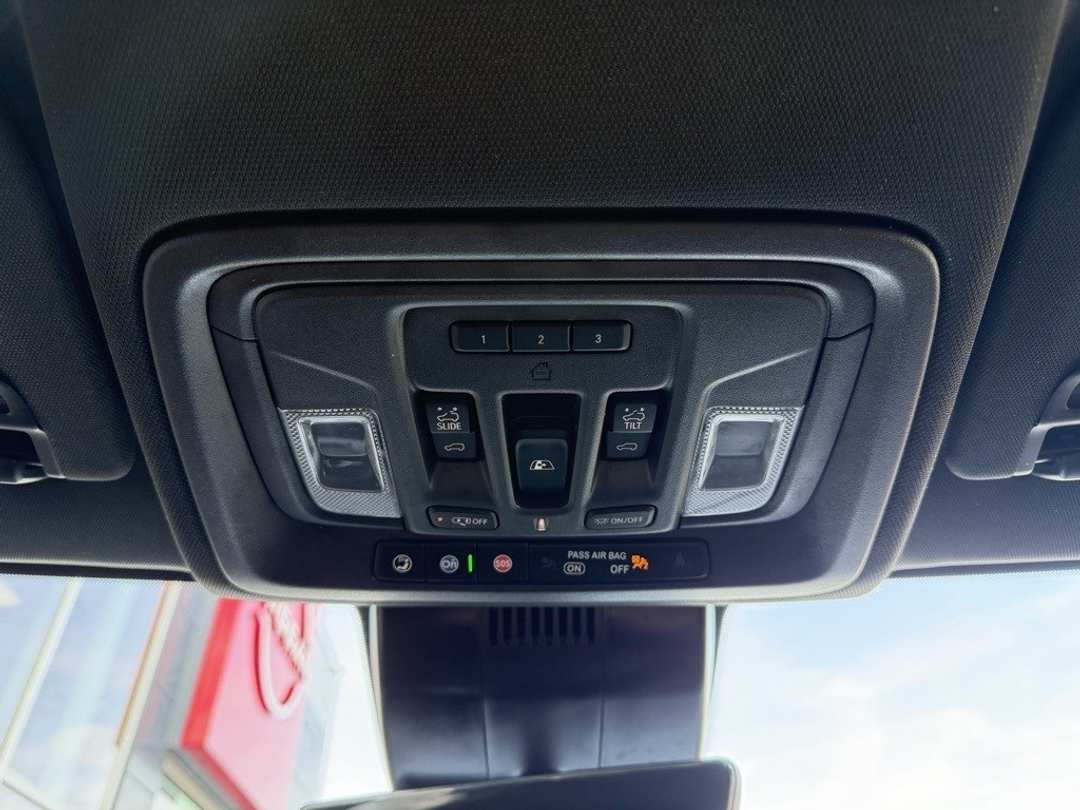 2025 Chevrolet Silverado 1500 High Country - Image 28