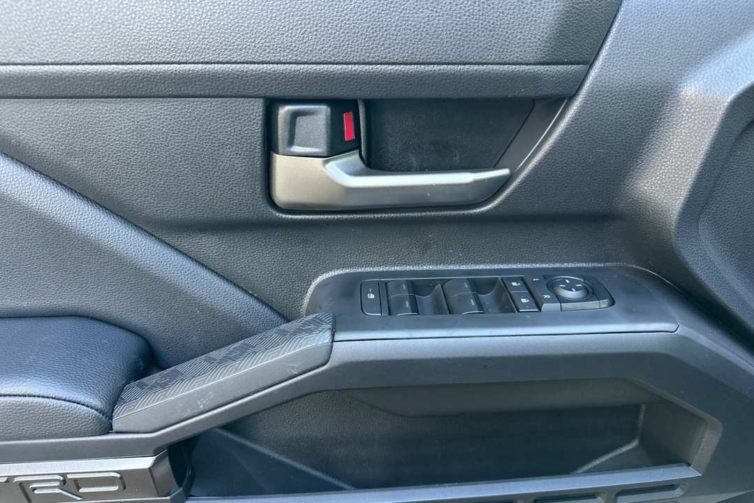 2025 Toyota Tacoma TRD OffRoad - Image 11