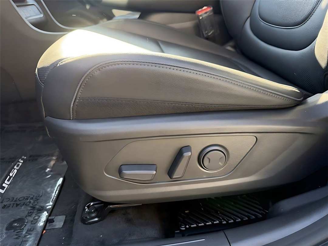 2026 Hyundai Tucson Limited - Image 13