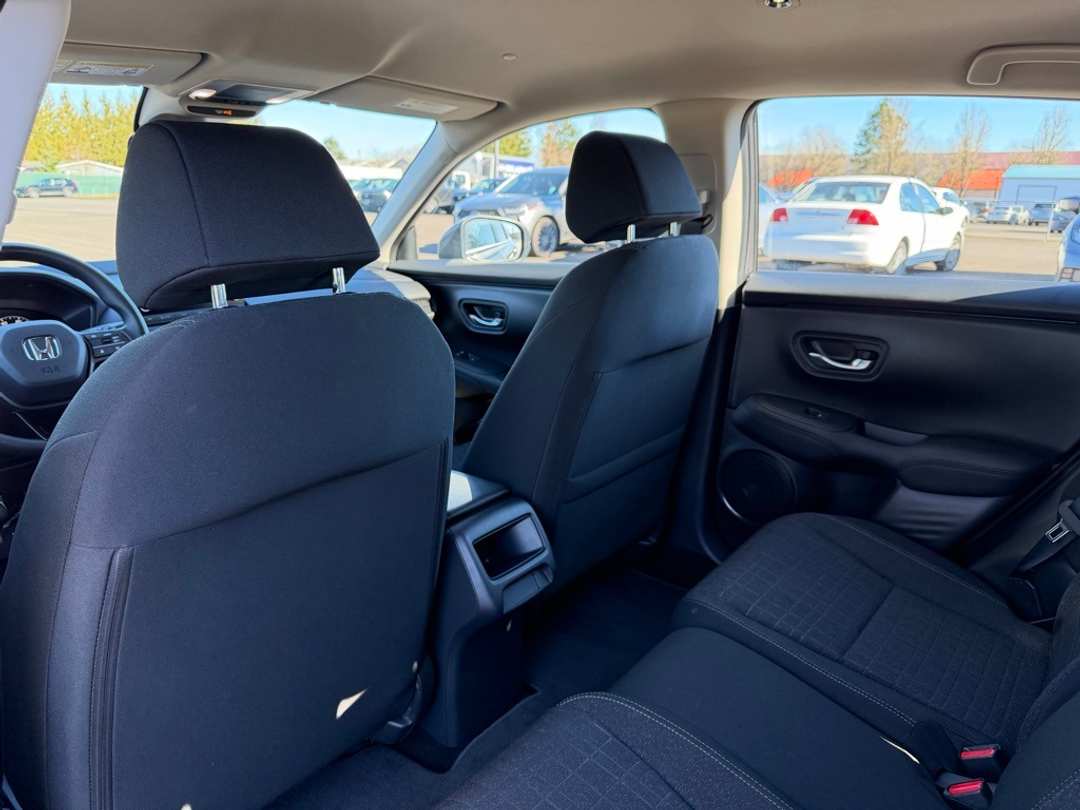 2025 Honda HR-V LX - Image 32