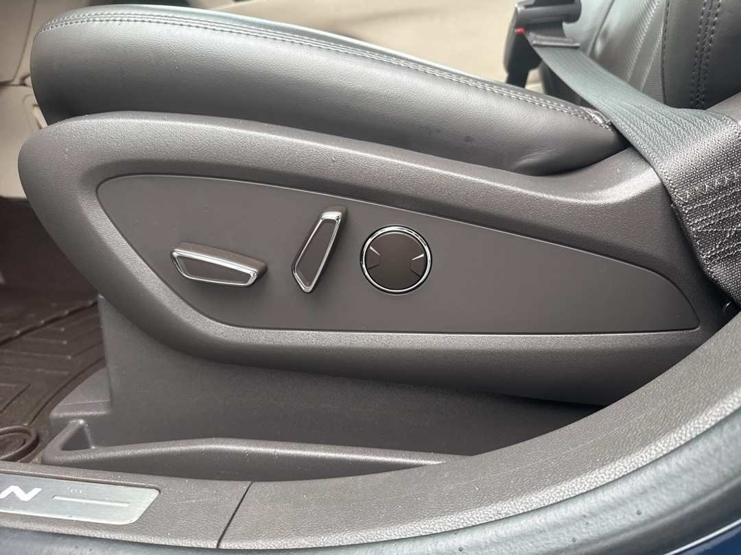 2020 Lincoln Nautilus Reserve - Image 15