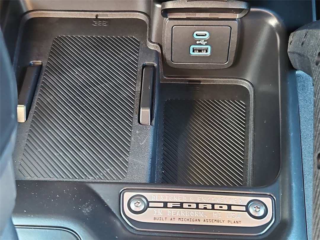 2025 Ford Bronco Outer Banks - Image 23