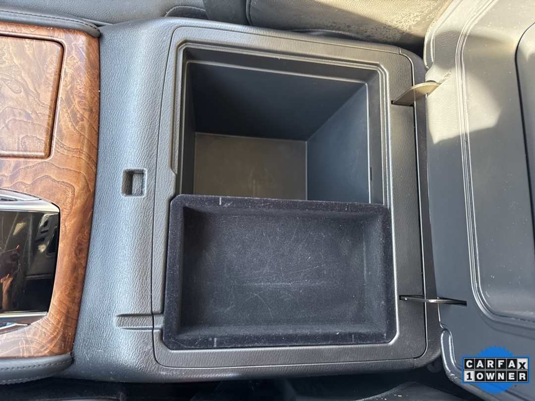 2024 Nissan Armada SL - Image 28