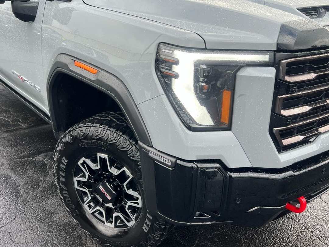 2025 GMC Sierra 2500Hd AT4X - Image 2