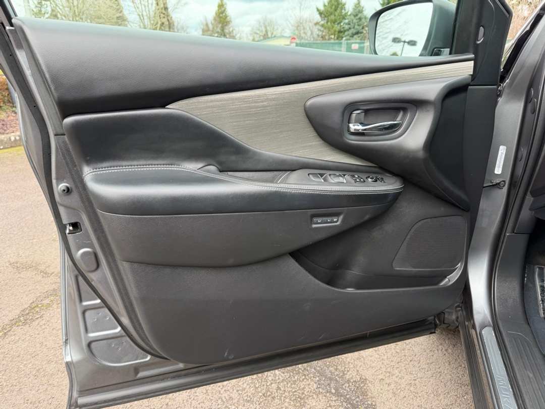 2017 Nissan Murano SL - Image 12