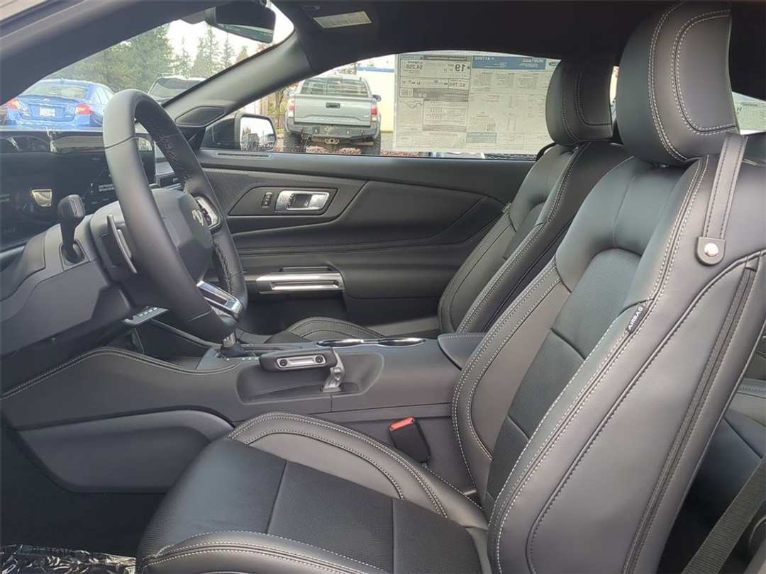 2025 Ford Mustang GT Premium - Image 13