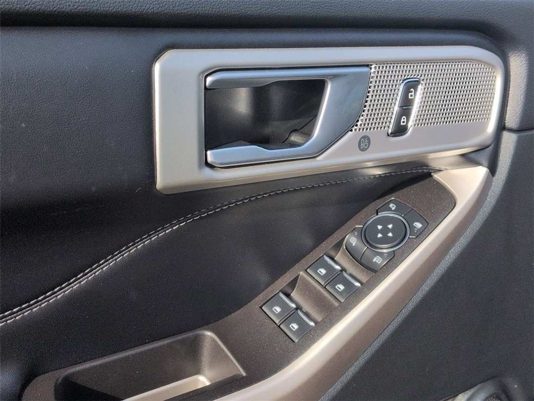 2023 Ford Explorer XLT - Image 10