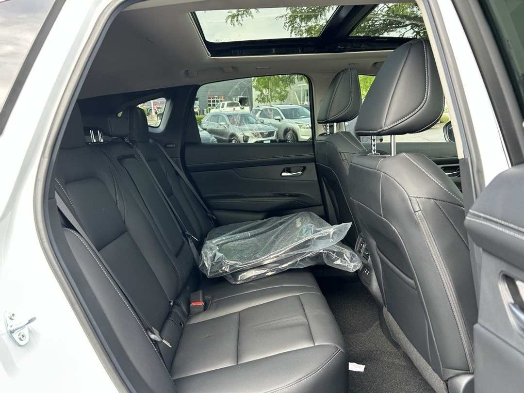 2025 Nissan Murano SL - Image 28